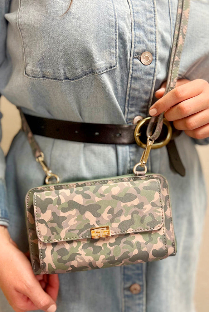 Captiva Purse- 7 Color Options-Touch Screen Purse-Dear Me Southern Boutique, located in DeRidder, Louisiana