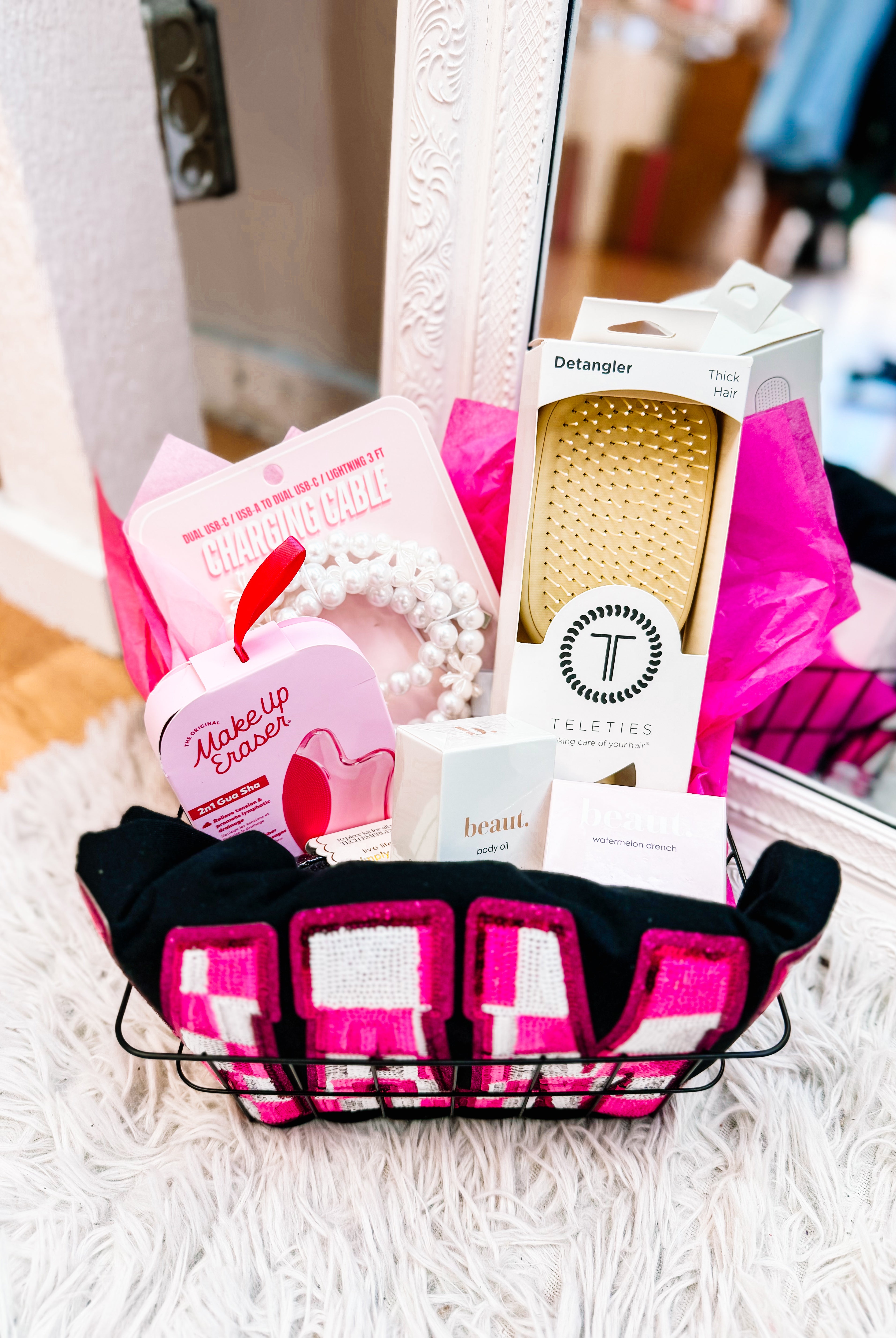 Mother's Day Basket-Gift Bags-Dear Me Southern Boutique, located in DeRidder, Louisiana